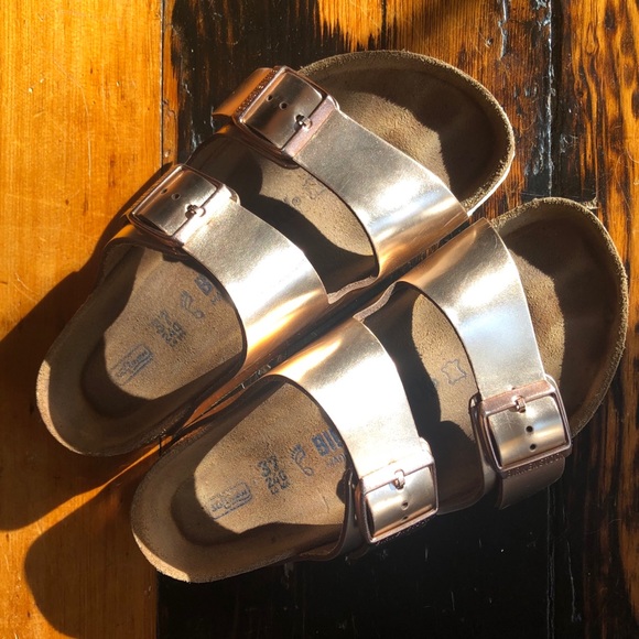 Birkenstock Shoes - Copper/rose gold Birkenstock Arizonas, 37 regular
